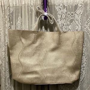 NEW—LT GOLD TOTE